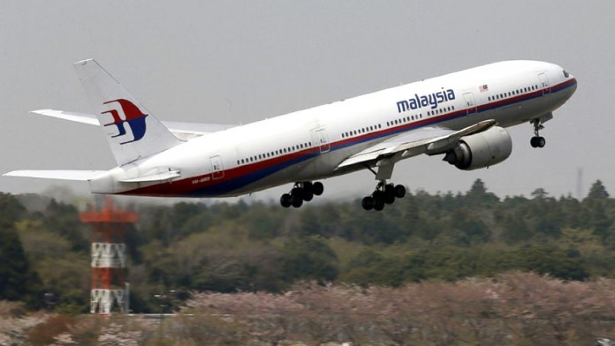 Malaysia Airlines jet forced to return to airport after bomb scare